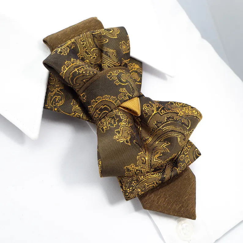 Papillon Uomo Marrone e Oro Paisley – Eleganza Classica